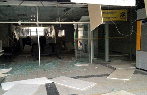 Sudoeste: cofre de banco não abre após explosão provocada por bandidos