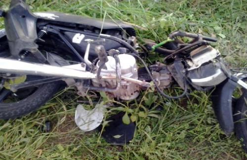 Acidente de moto deixa três feridos na BA-938 em Guanambi