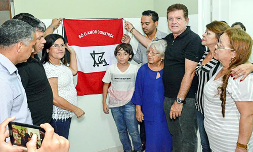 Caetité: Prefeito Zé Barreira entrega à comunidade de Campinas o 11º PSF de sua gestão