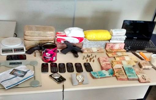 Jequié: PM prende traficantes com 12 kg de drogas