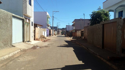 Casa é arrombada no bairro Pedro Cruz em Caetité; Levaram dois celulares