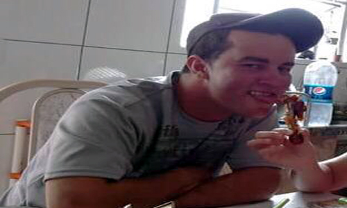 Vizinho invade casa e tenta atear fogo em mulher na cidade de Caetité