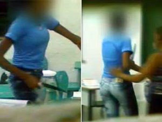 Aluna "alterada" ameaça professor com facão, veja o vídeo