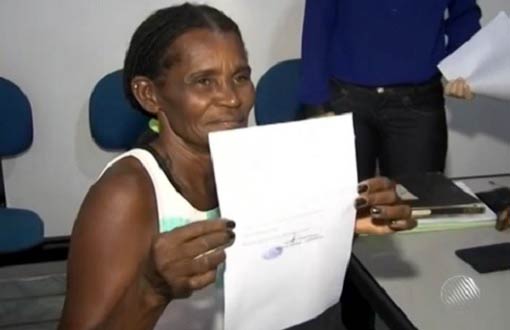 Defesa arrecada R$ 4 mil em 1 dia e idosa é solta de cadeia