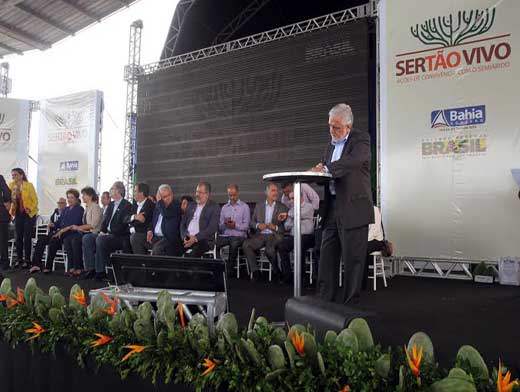 Bahia: Governador assina contratação de 13.560 cisternas de consumo