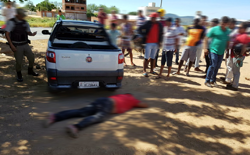 Policia encontra quase R$ 8 milhões em notas promissórias e folhas de cheque com homem morto as tiros em Guanambi