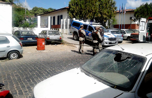 Presos realizam novo motim na carceragem da delegacia de Brumado