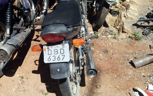 PM apreende motocicleta com restrição de roubo em Caetité