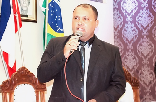 Palmas de Monte Alto: Prefeito descumpre promessa e não paga piso salarial aos professores