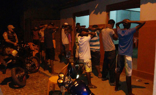 Igaporã: um veículo apreendido e dois suspeitos detidos pela PM neste final de semana 