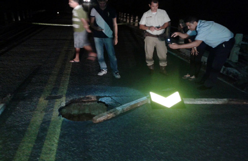 Ponte entre Brumado e Livramento é interditada por risco de desmoronamento