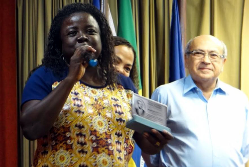 Secretária de Educação de Caetité é premiada durante Seminário em Salvador