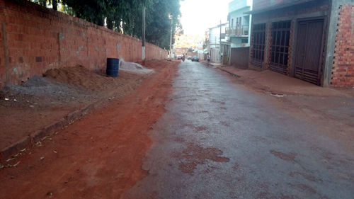 Caetité: Para abastecer Lava Jato vias foram danificadas no Bairro Pedro Cruz; moradores cobram reparos 