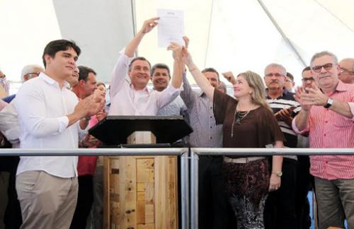 Seis mil famílias rurais recebem título de terra em Guanambi