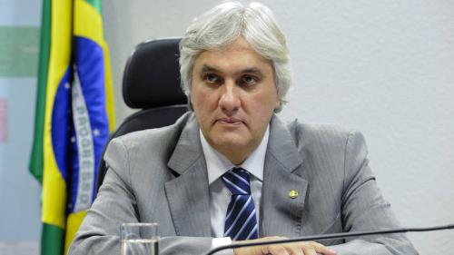 Delcídio do Amaral diz não reconhecer documentos sobre delação premiada