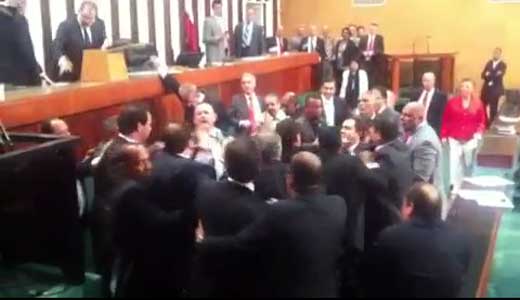 Sessão “empurra-empurra” na ALBA elege Zezéu (PT) a conselheiro do TCE