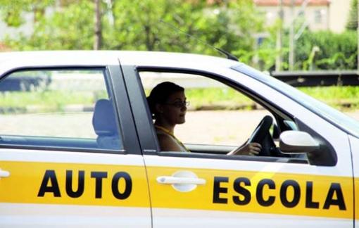 Tirar carteira de motorista ficará até R$ 500 mais caro