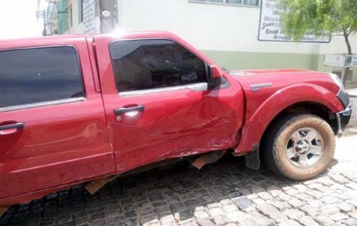 Caetité: Colisão entre carros na Avenida Dácio Oliveira