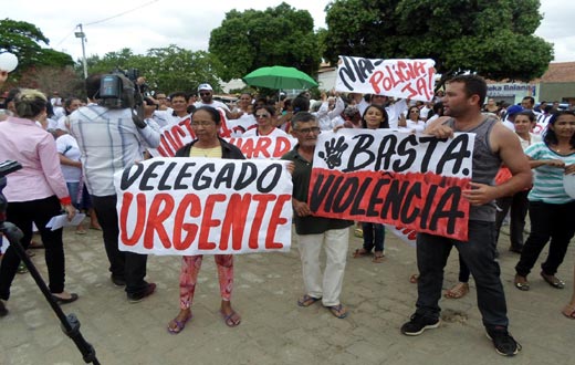 Belo Campo: moradores fazem protesto pedindo segurança 