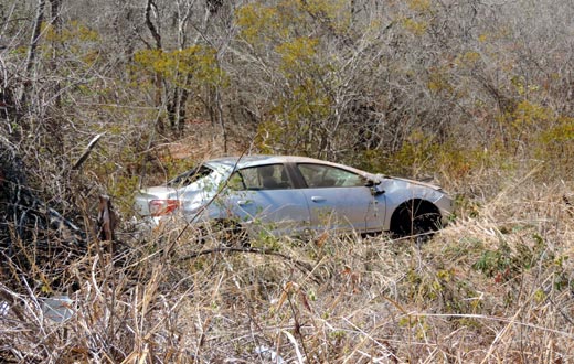 Caetité: Carreta cegonha tomba na BR-030