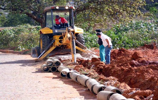 Caetité: Prefeitura substitui pinicão por esgoto sanitário