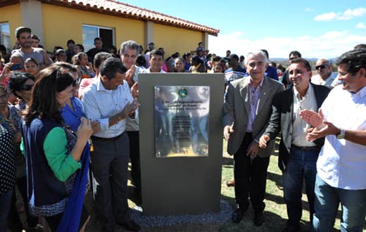 Guanambi: comunidade recebe 600 casas populares do Minha Casa Minha Vida