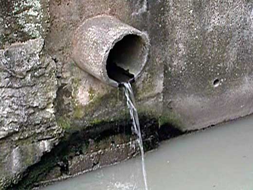 Mais da metade das obras de água e esgoto do PAC estão atrasadas