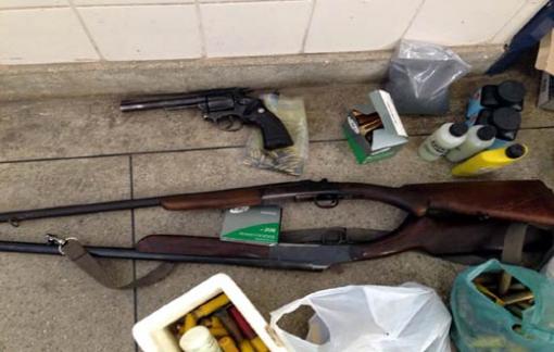 Brumado: Caesg prende homem com armas e munições