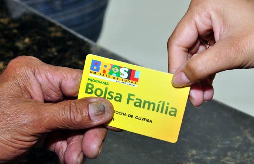 Gasto de R$ 251 bi com juros pagaria uma década de Bolsa Família