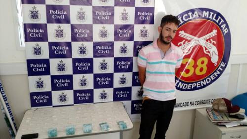 Jovem é preso com drogas e dinheiro falso em Bom Jesus da Lapa