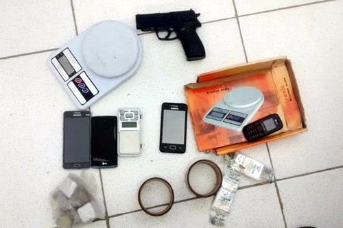 Bom Jesus da Lapa: Menor morre após trocar tiros com a polícia; acusados de tráfico drogas são presos 