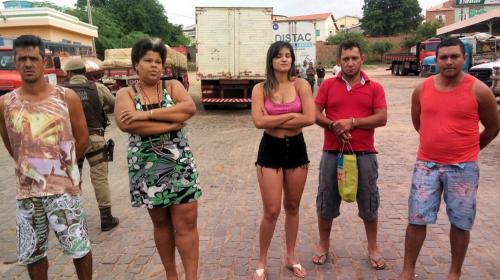Seis pessoas são presas suspeitas de tráfico de drogas em Macaúbas