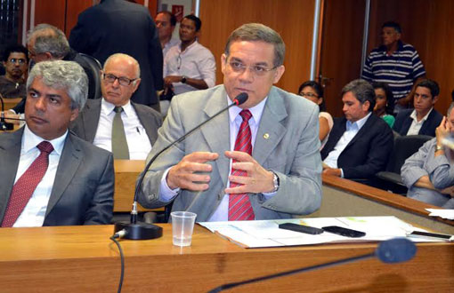 Luciano Ribeiro critica empobrecimento do debate político acerca da tragédia
