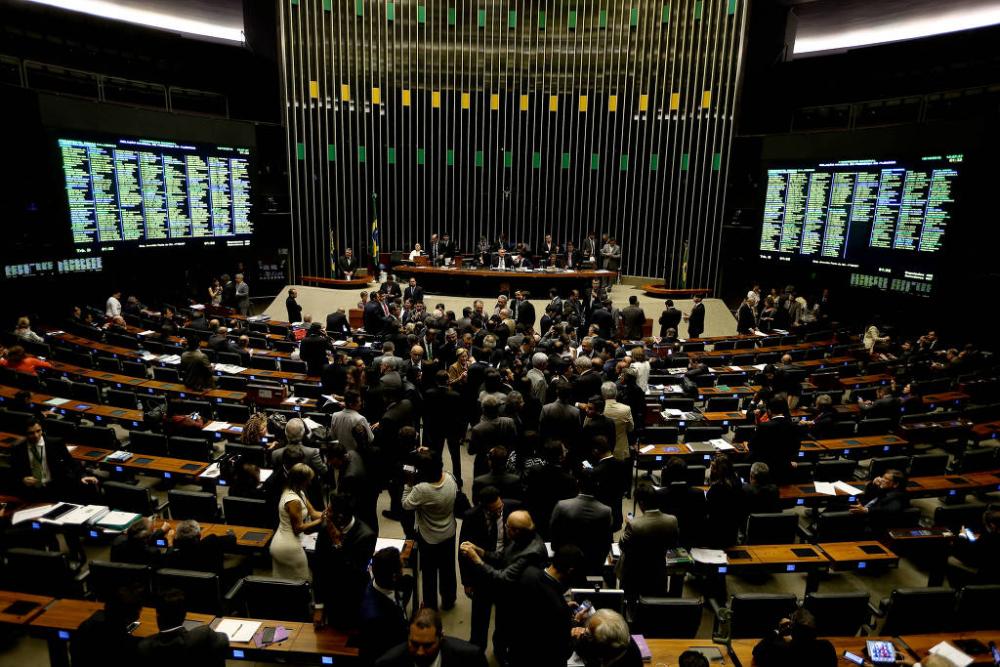 Câmara aprova perdão de até 99% de dívida do Fies e amplia rol de beneficiários