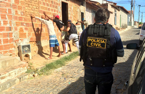Mais de mil policiais participam de operação policial na Bahia