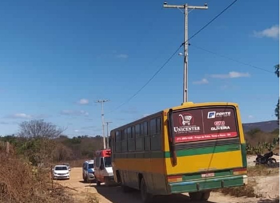 Tanque Novo: Motorista de ônibus escolar é morto com golpes de faca 